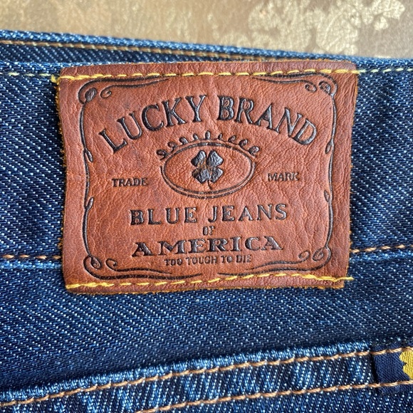 Lucky Brand Lola boot cut jeans. Size 6/28 - Picture 7 of 9